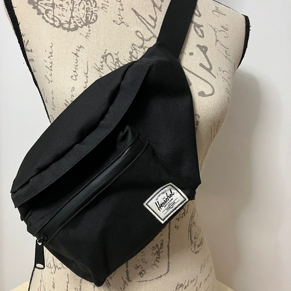 Herschel Seventeen Unisex Hip Pack Black - Picture 1 of 7